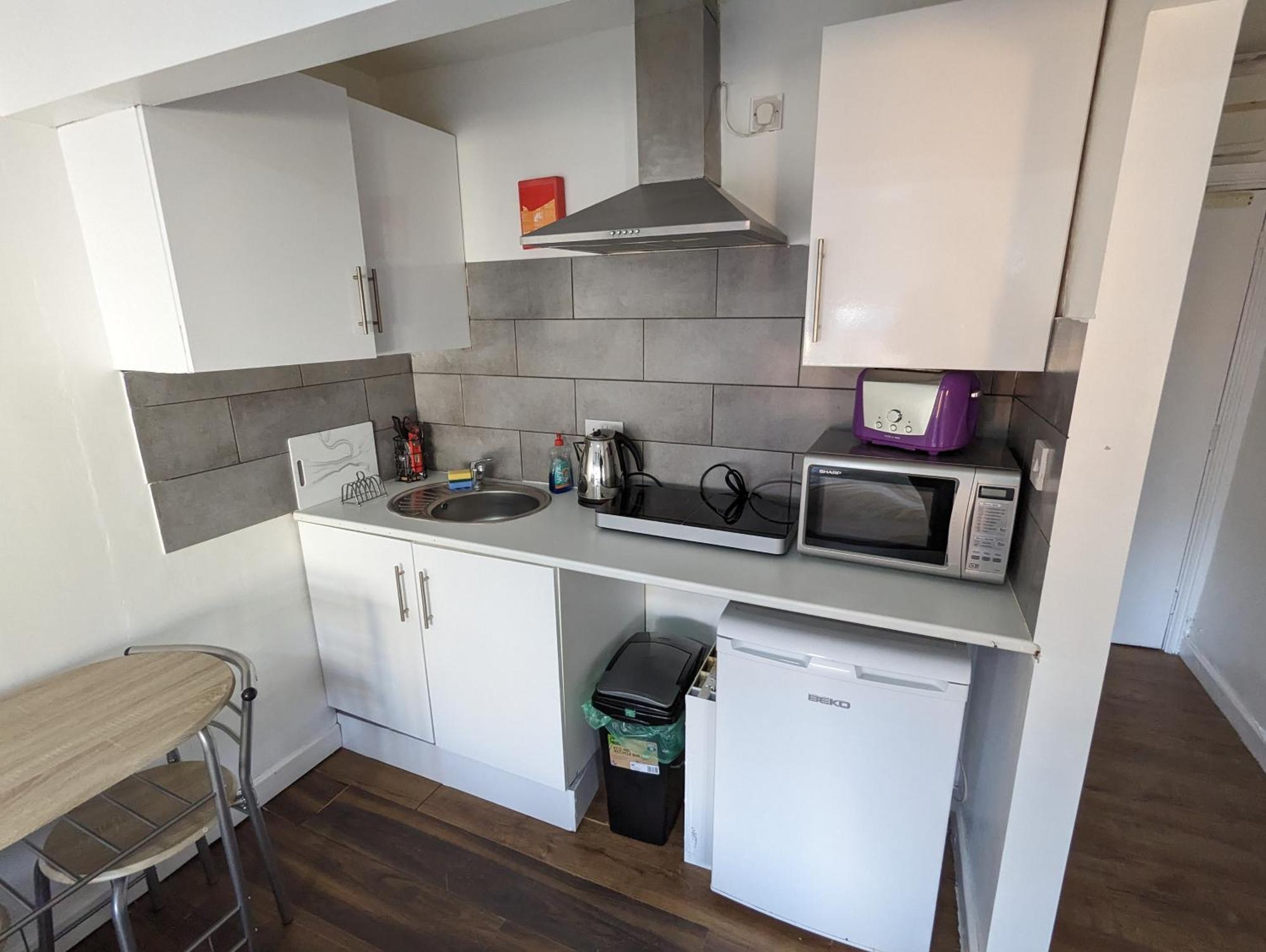 Inner-City Apartments - Basic Amenites Cardiff Exterior foto