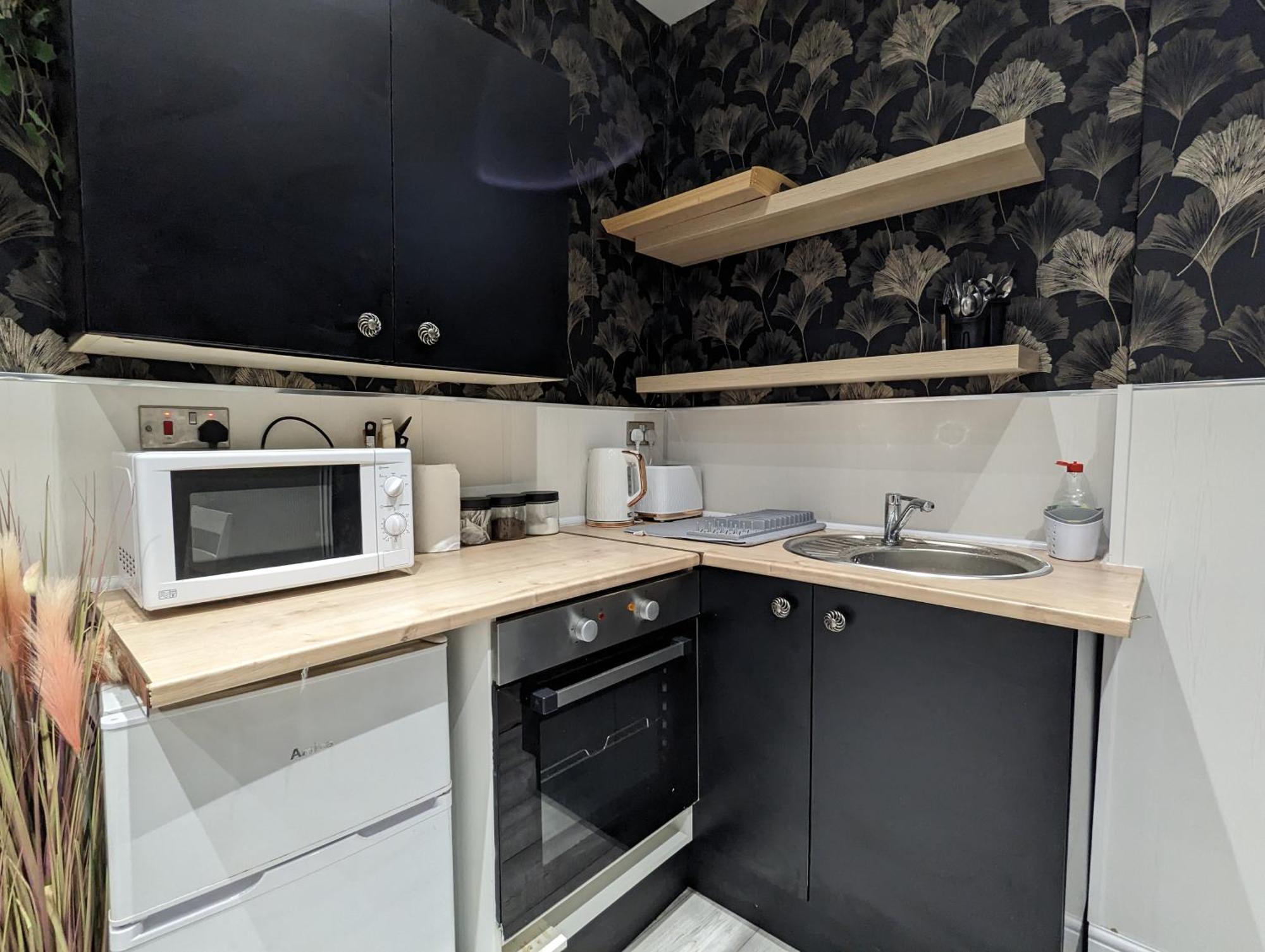 Inner-City Apartments - Basic Amenites Cardiff Exterior foto