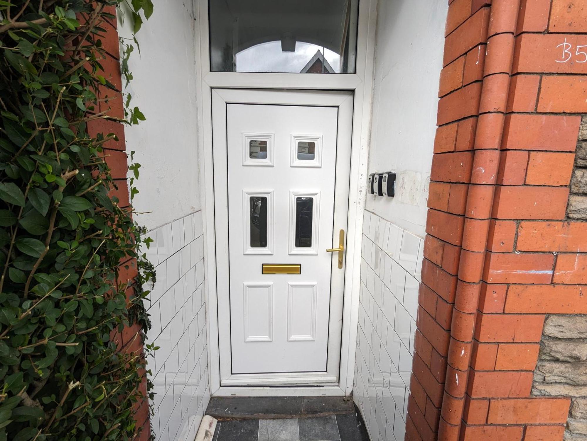 Inner-City Apartments - Basic Amenites Cardiff Exterior foto